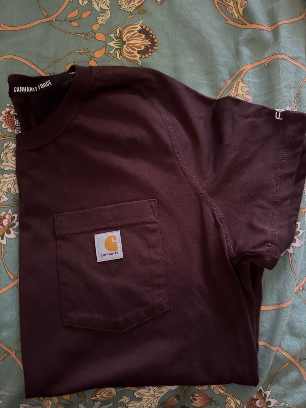 Carhartt women’s Short-Sleeve Pocket Tee in Burgundy